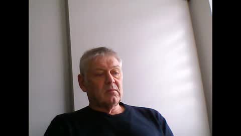 frannkboy61 online show from April 2, 12:03 pm