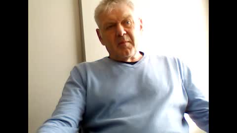 frannkboy61 online show from April 6, 9:10 am