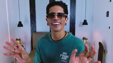 Franvill trato online show from November 22, 8:08 pm