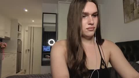 I am franzeva  online show from June 9, 1:01 pm