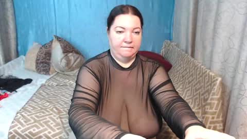 Snapshot of frau_becky chatting on December 12, 2:00 pm frau_becky online show from December 12, 2:00 pm