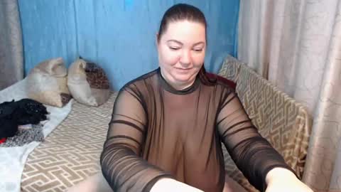 Snapshot of frau_becky chatting on January 16, 10:42 am frau_becky online show from January 16, 10:42 am