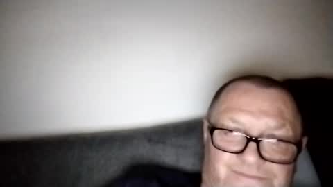 Snapshot of frauenfeind1 chatting on February 25, 7:42 am Wolfi online show from February 25, 7:42 am