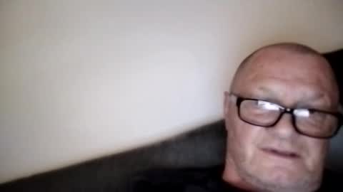 Snapshot of frauenfeind1 chatting on March 12, 7:02 am Wolfi online show from March 12, 7:02 am