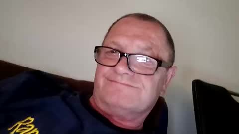 Snapshot of frauenfeind1 chatting on October 20, 12:05 pm Wolfi online show from October 20, 12:05 pm