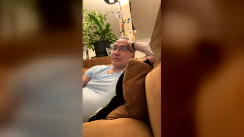 Snapshot of fravka chatting on March 6, 11:23 pm fravka online show from March 6, 11:23 pm