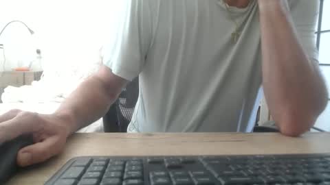 Snapshot of fravka chatting on June 10, 8:46 am fravka online show from June 10, 8:46 am
