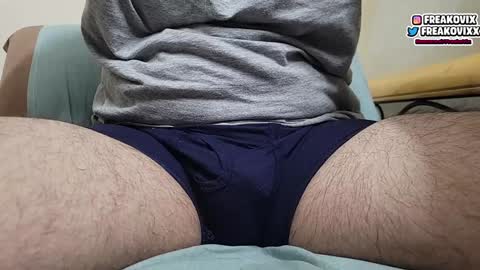 FreakoVix      online show from December 11, 12:44 am