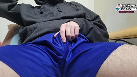 FreakoVix      online show from December 18, 12:43 am