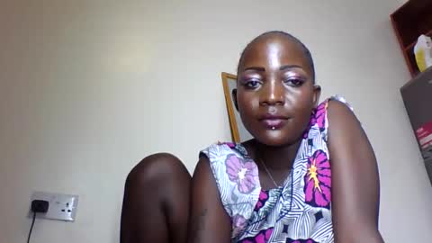 Snapshot of freaky_boobs chatting on March 13, 8:15 pm freaky_boobs online show from March 13, 8:15 pm