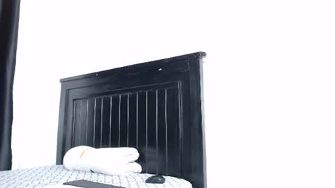 freaky_bunnies online show from July 31, 3:39 am
