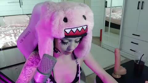 Snapshot of freaky_freaky_freaky chatting on July 29, 10:19 pm Freaky online show from July 29, 10:19 pm