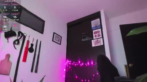 Snapshot of freaky_lia chatting on February 25, 12:31 am Lia Gomez online show from February 25, 12:31 am