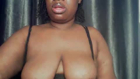 Snapshot of freaky_slut5 chatting on April 9, 4:23 am freaky slut5 online show from April 9, 4:23 am