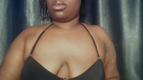 Snapshot of freaky_slut5 chatting on April 12, 4:06 am freaky slut5 online show from April 12, 4:06 am
