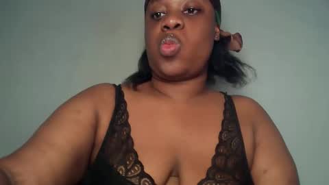 Snapshot of freaky_slut5 chatting on April 25, 4:15 am freaky slut5 online show from April 25, 4:15 am