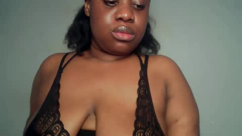 Snapshot of freaky_slut5 chatting on April 25, 1:52 pm freaky slut5 online show from April 25, 1:52 pm