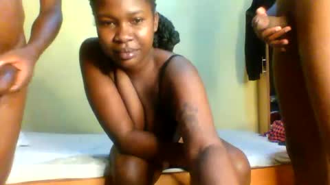 freakyg292511 online show from March 15, 5:24 am