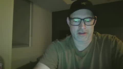 Snapshot of fred177771558049 chatting on March 22, 2:04 am fred177771558049 online show from March 22, 2:04 am