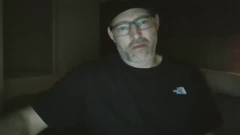 Snapshot of fred177771558049 chatting on March 28, 3:06 am fred177771558049 online show from March 28, 3:06 am