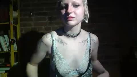 Lily Red online show from April 27, 4:10 am