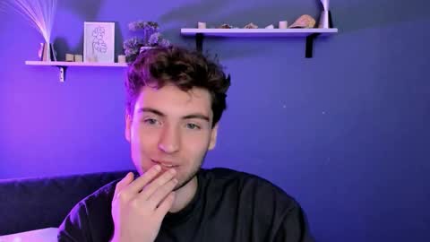 Freddy online show from December 18, 8:37 pm