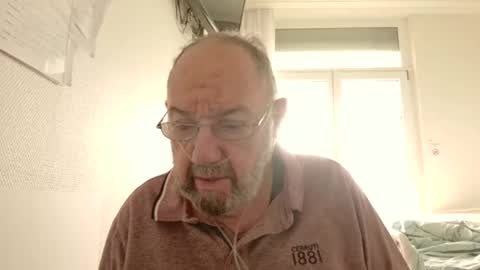 Snapshot of fredaldavid chatting on March 8, 8:29 am David Fredal online show from March 8, 8:29 am