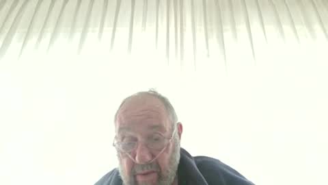 Snapshot of fredaldavid chatting on April 2, 8:45 am David Fredal online show from April 2, 8:45 am