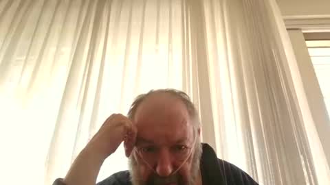 Snapshot of fredaldavid chatting on April 18, 8:29 am David Fredal online show from April 18, 8:29 am