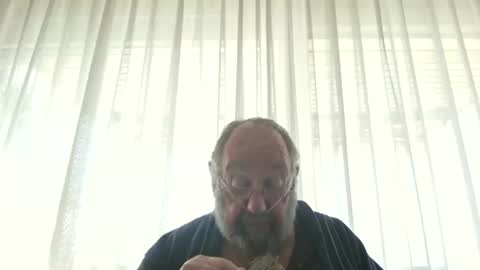Snapshot of fredaldavid chatting on April 25, 8:28 am David Fredal online show from April 25, 8:28 am