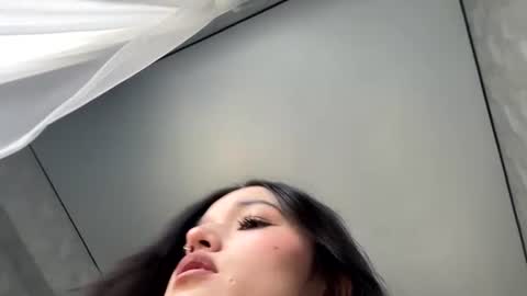 Mia online show from June 12, 5:28 am