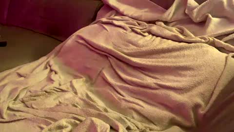 Snapshot of freddiefirefly chatting on February 26, 9:48 pm Freddiefirefly online show from February 26, 9:48 pm