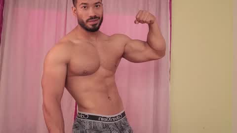 Snapshot of freddsexxx chatting on February 12, 2:23 pm FredSeXXX online show from February 12, 2:23 pm
