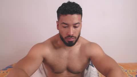 Snapshot of freddsexxx chatting on April 15, 1:29 pm FredSeXXX online show from April 15, 1:29 pm