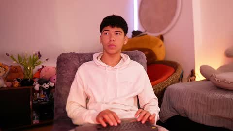 Juan  give it a thumbs up please its important online show from September 10, 11:43 am