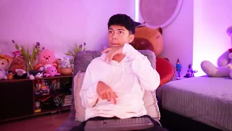 Juan  give it a thumbs up please its important online show from September 11, 11:43 am