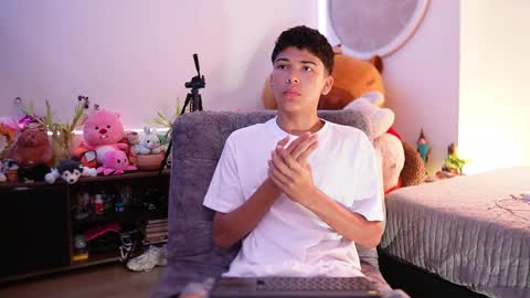 Juan  give it a thumbs up please its important online show from September 17, 11:56 am