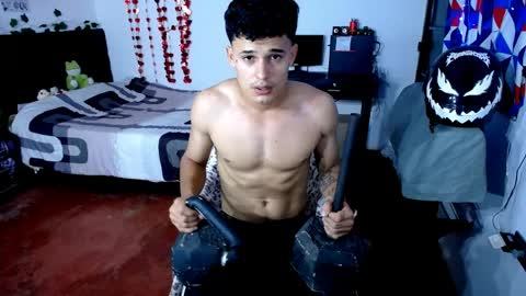 Snapshot of freddy_romans2 chatting on April 11, 11:20 pm freddy romans online show from April 11, 11:20 pm