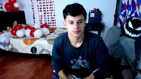 Snapshot of freddy_romans2 chatting on April 13, 11:37 am freddy romans online show from April 13, 11:37 am