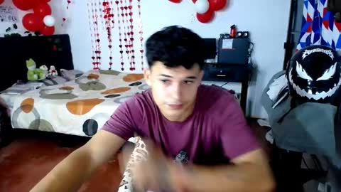 Snapshot of freddy_romans2 chatting on April 23, 11:31 am freddy romans online show from April 23, 11:31 am