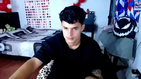 Snapshot of freddy_romans2 chatting on April 25, 11:46 am freddy romans online show from April 25, 11:46 am
