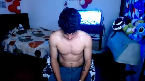 Snapshot of freddy_romans2 chatting on May 17, 10:33 am freddy romans online show from May 17, 10:33 am
