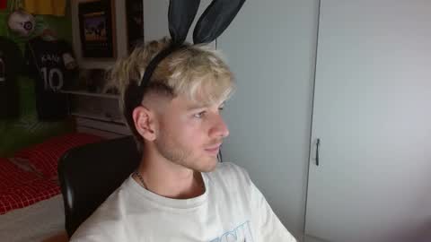 Frederick Perin online show from October 31, 2:07 pm