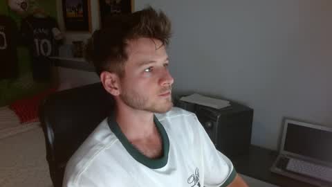 Snapshot of freddy_star chatting on May 22, 1:17 pm Frederick Perin online show from May 22, 1:17 pm
