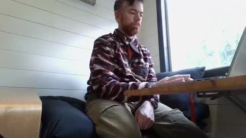 Freddy online show from October 8, 4:15 pm