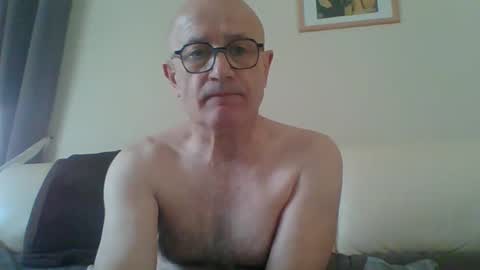 Snapshot of frederic8014 chatting on March 12, 9:12 am frederic8014 online show from March 12, 9:12 am