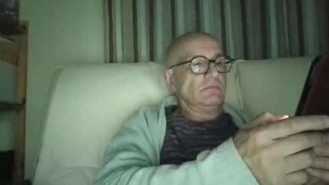 Snapshot of frederic8014 chatting on May 7, 7:19 pm frederic8014 online show from May 7, 7:19 pm