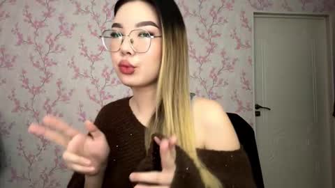 Elina online show from March 27, 9:10 am