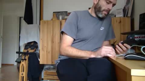 free_love_for_everyone online show from February 6, 11:35 am