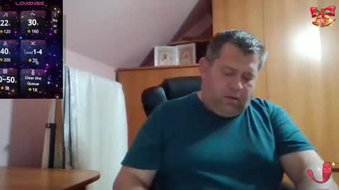 Snapshot of freeboy80180 chatting on February 21, 4:37 pm freeboy80180 online show from February 21, 4:37 pm